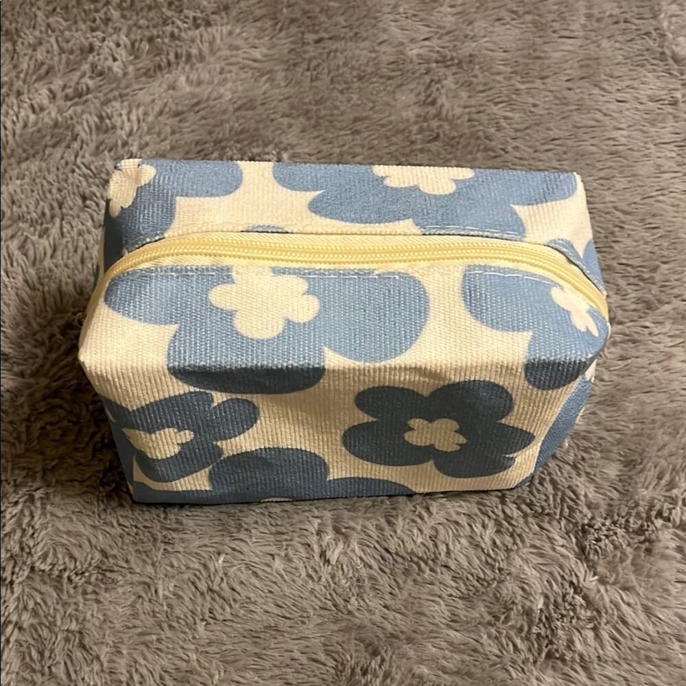 Floral Canvas Cosmetic Bag - Blue and Cream